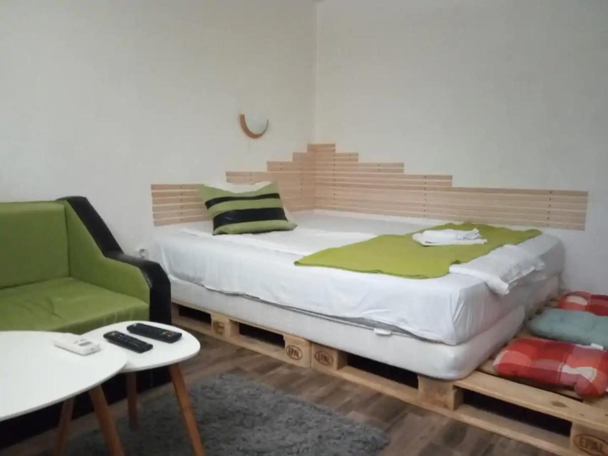 Entire Central House With Guest Rooms & Garden Sofia Ngoại thất bức ảnh