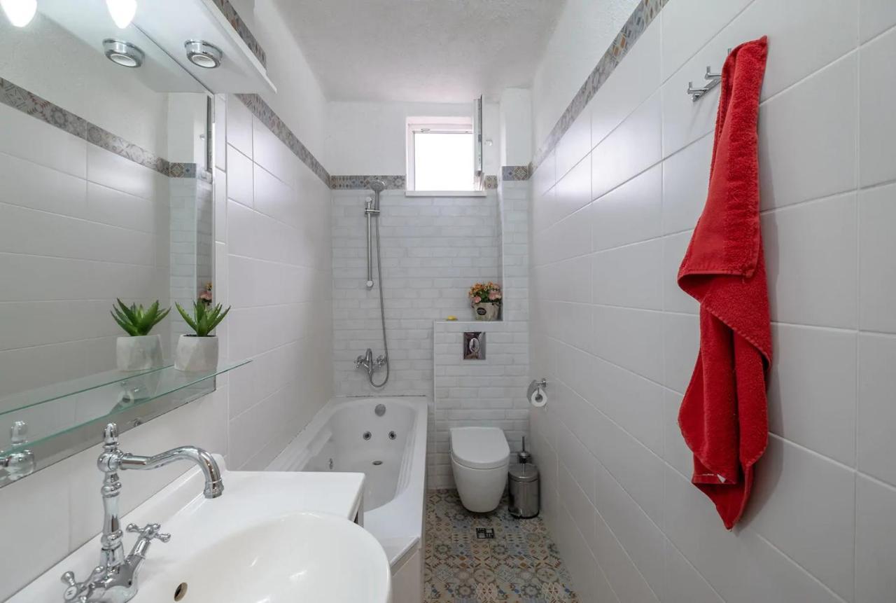 Entire Central House With Guest Rooms & Garden Sofia Ngoại thất bức ảnh