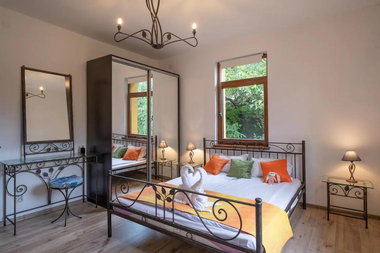 Entire Central House With Guest Rooms & Garden Sofia Ngoại thất bức ảnh